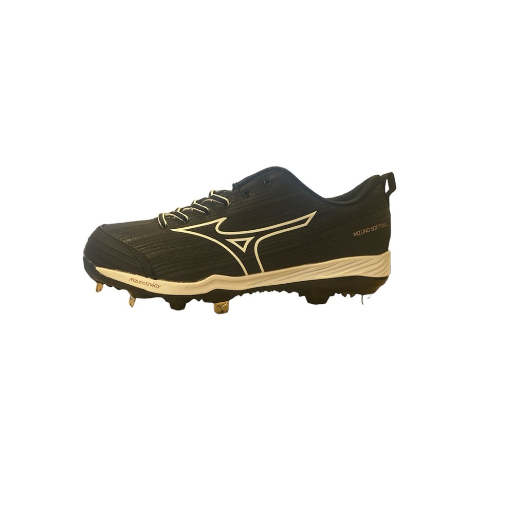 NIB Mizuno Sweep 6 Softball Cleats size 9